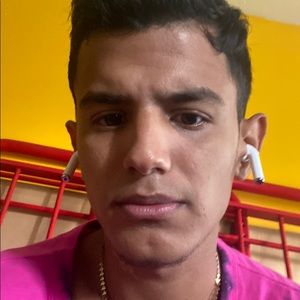 Meet your Posher, Cesar